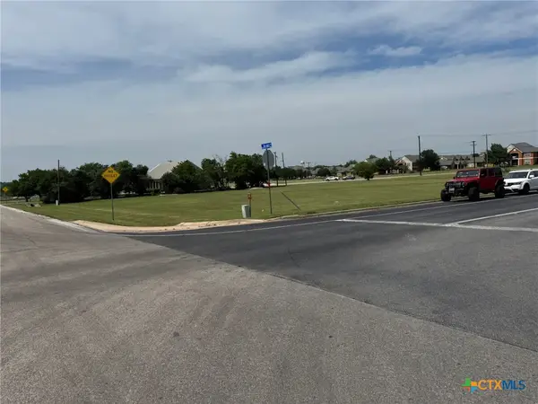 909 Old 1460 Trail, Georgetown, TX 78626