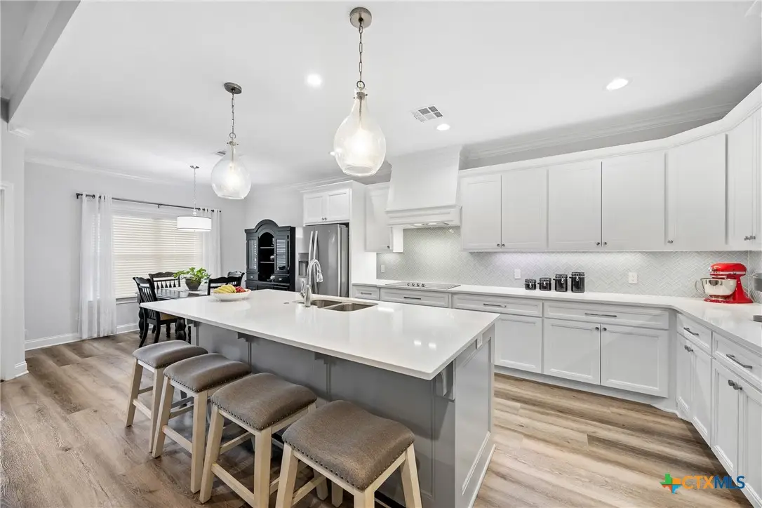 10317 Fallen Leaf Drive, Woodway, TX 76712 - Image #1