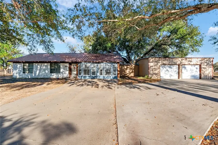 304 Sun Valley Drive, Victoria, TX 77904 - Image #3