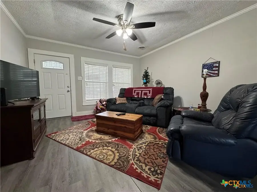 1308 E Park Avenue, Victoria, TX 77901 - Image #3