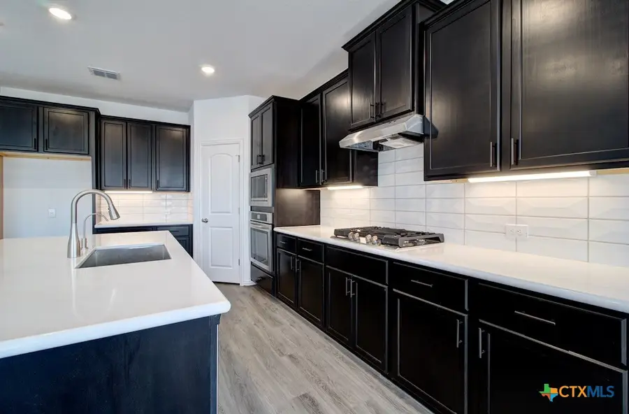 762 Groudsel Avenue, New Braunfels, TX 78130 - Image #2