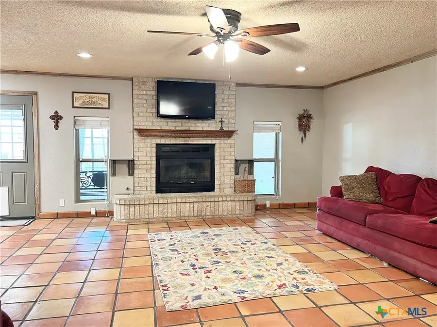 303 Birchwood Drive, Victoria, TX 77901 - Image #3