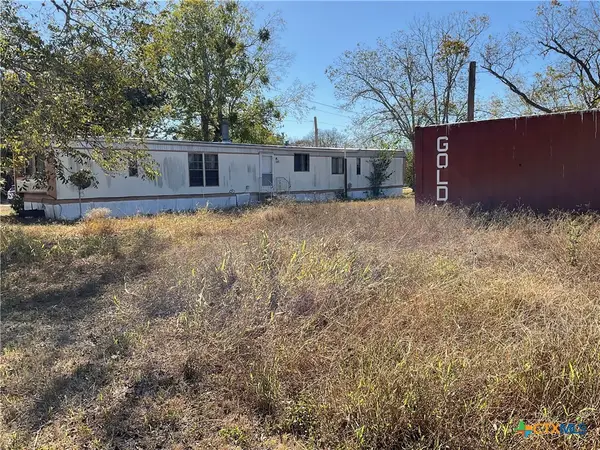 310 Stockdale Street, Cuero, TX 77954