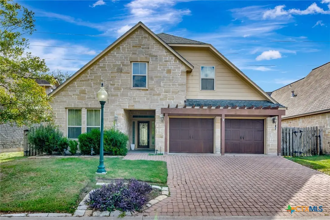 34 Cotswold Lane, Victoria, TX 77904 - Image #1