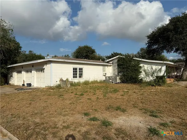 615 Locke Street, Woodsboro, TX 78393