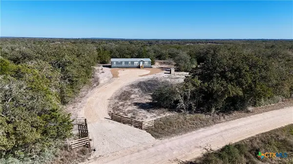 1727 Davis Road, Flatonia, TX 78949