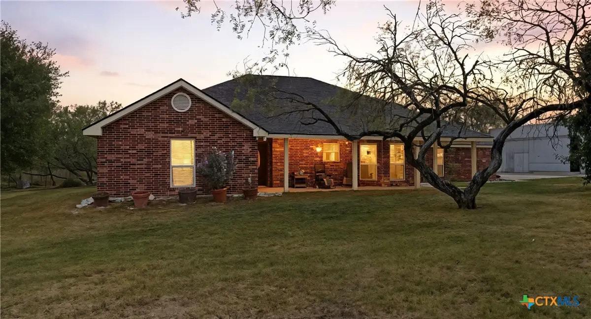 195 Cheyenne Lane, Kingsbury, TX 78638 - Image #1