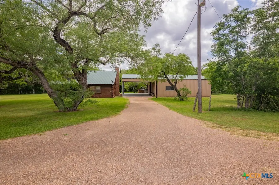 1967 Fleming Prairie Road, Victoria, TX 77905 - Image #2