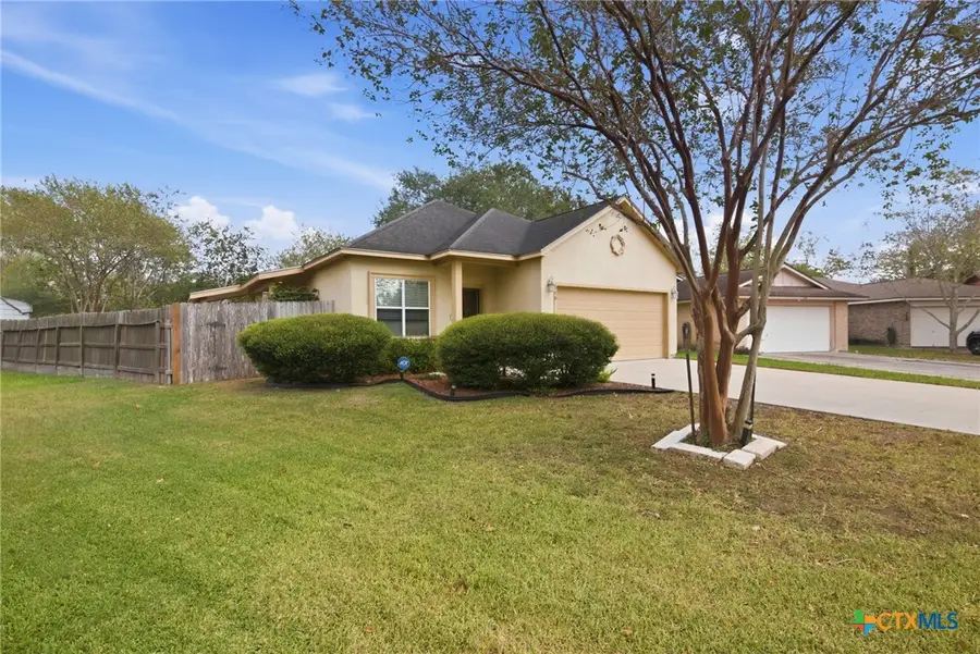 516 Versailles Street, Victoria, TX 77904 - Image #2