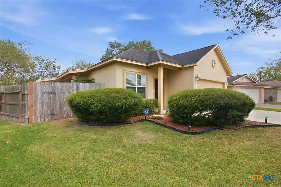 516 Versailles Street, Victoria, TX 77904 - Image #3