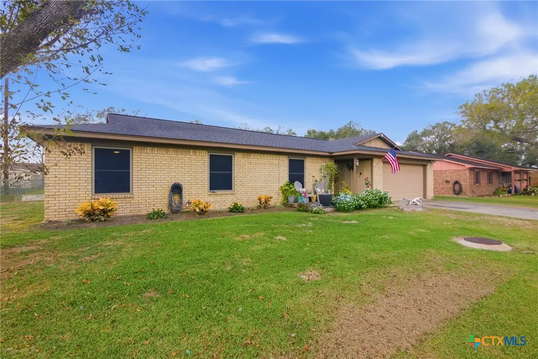 417 Dove, Victoria, TX 77905 - Image #1