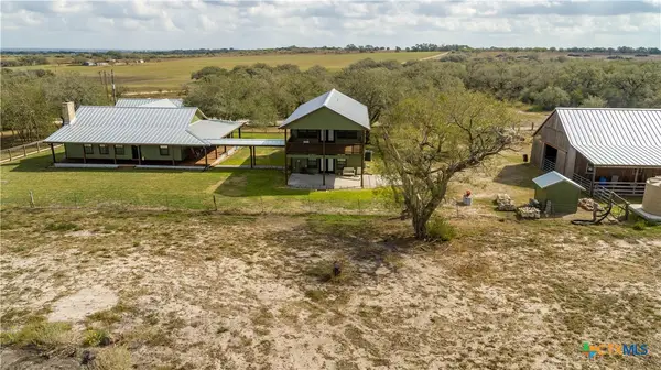 698 Hilbrich Road, Westhoff, TX 77994