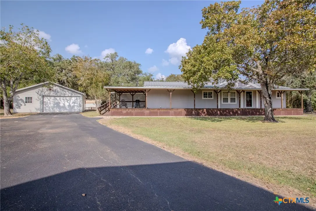 64 Colake Drive, Victoria, TX 77905 - Image #1