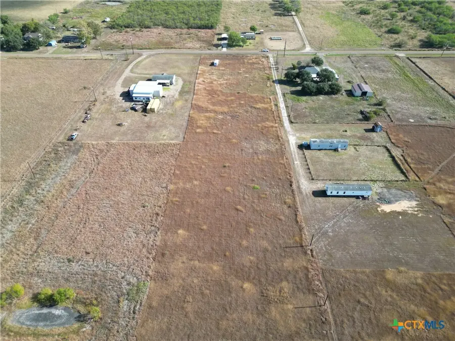 612 Wischkaemper Road, Victoria, TX 77905 - Image #2