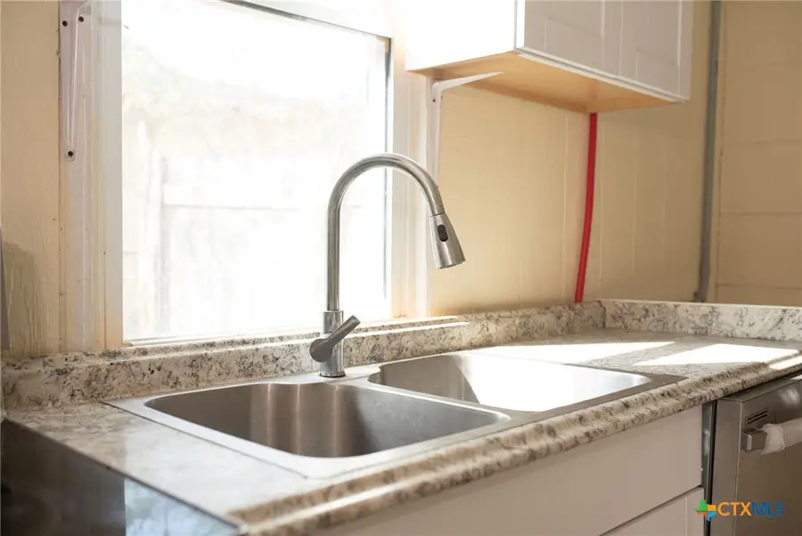 1408 Holloman Drive, Port Lavaca, TX 77979 - Image #3