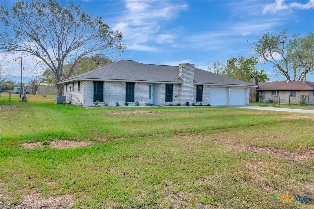 99 Wearden Drive, Victoria, TX 77904 - Image #1