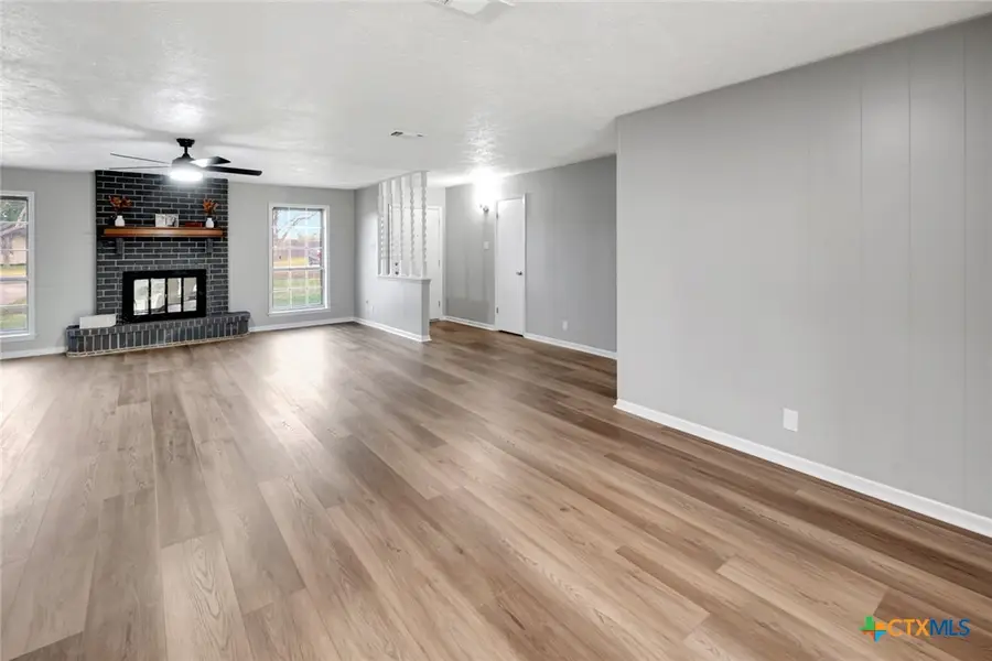 99 Wearden Drive, Victoria, TX 77904 - Image #2