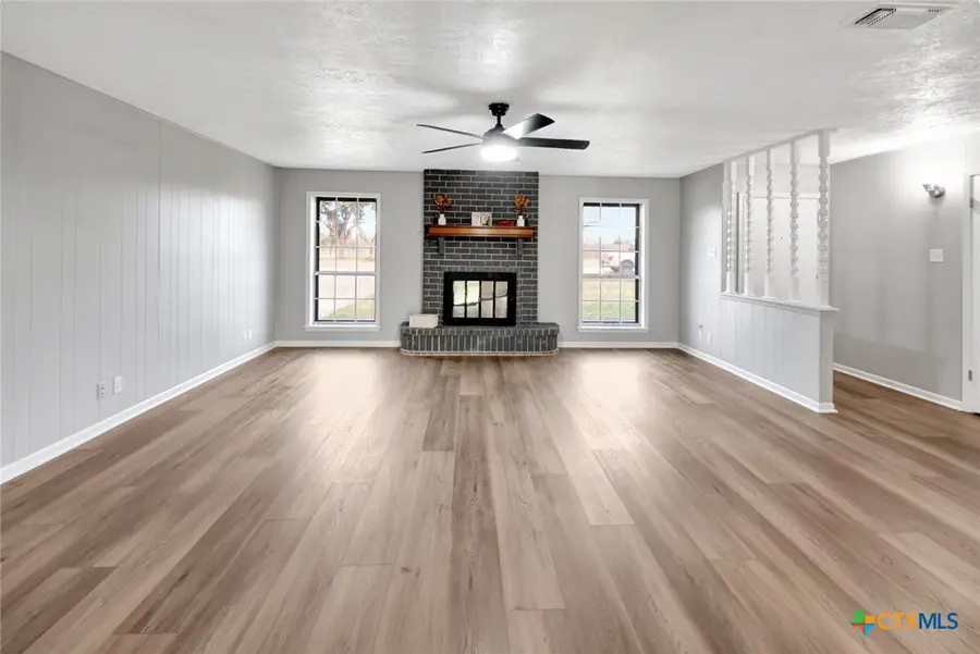 99 Wearden Drive, Victoria, TX 77904 - Image #3