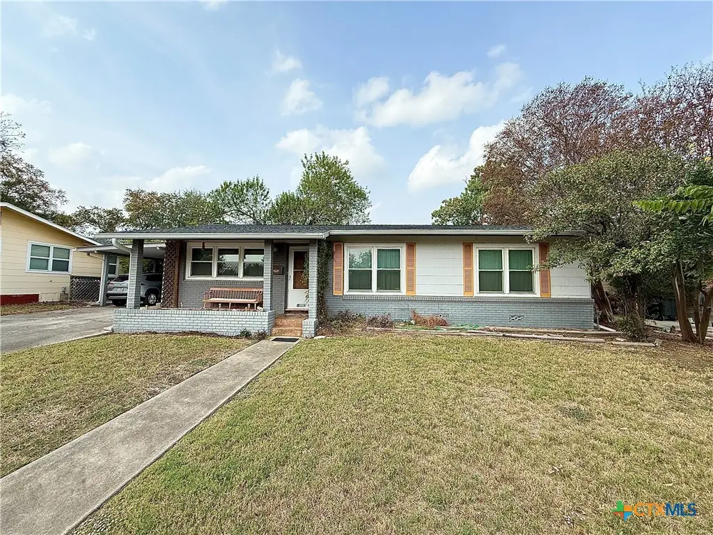 880 W Merriweather Street, New Braunfels, TX 78130 - Image #1
