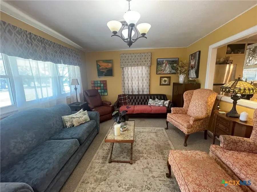 880 W Merriweather Street, New Braunfels, TX 78130 - Image #3