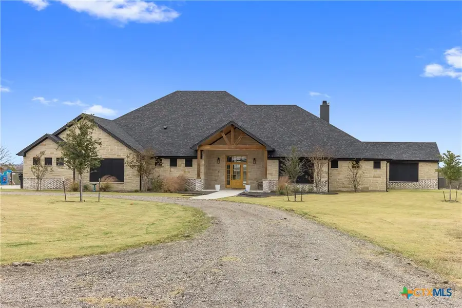 13428 Knob Hill Road, Rogers, TX 76569 - Image #2