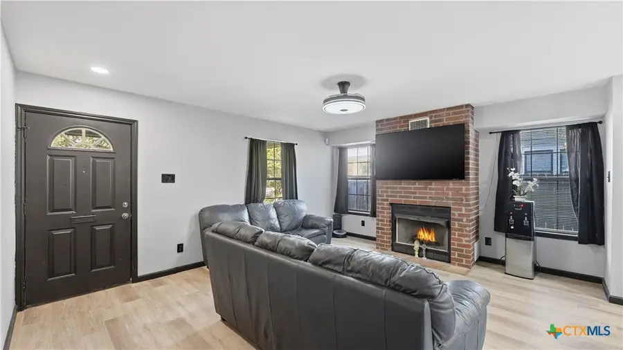 431 N Milam Street, Seguin, TX 78155 - Image #3