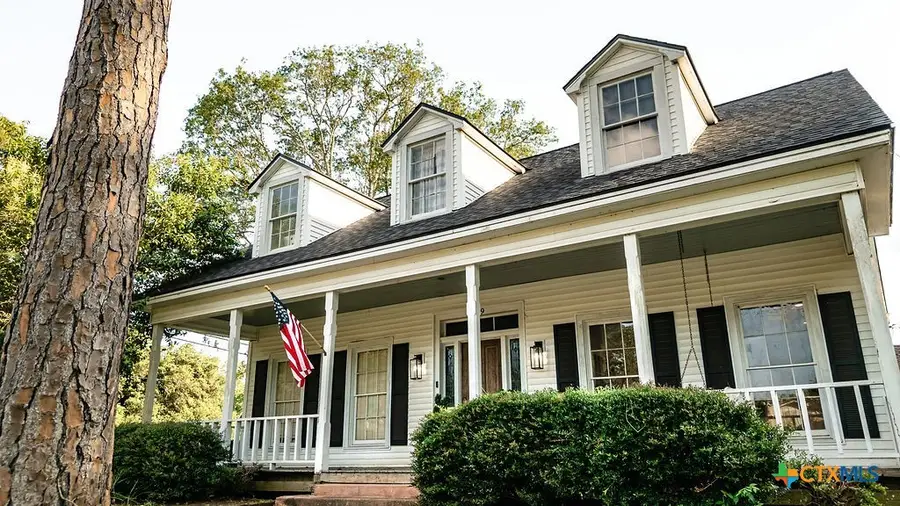 509 Hanover Street, Edna, TX 77957 - Image #3