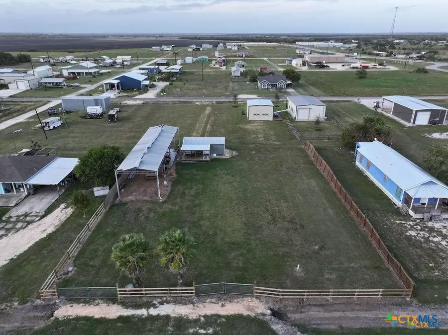 1012 W Broadway Avenue, Seadrift, TX 77983 - Image #3