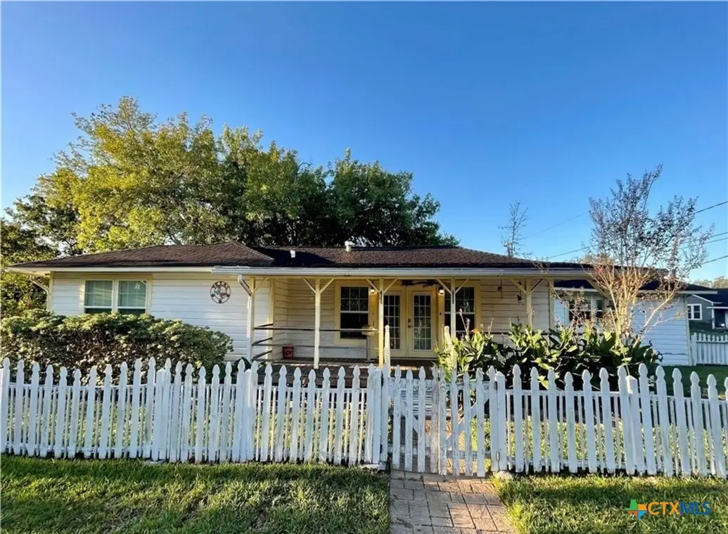 2001 E Forrest Street, Victoria, TX 77901 - Image #1