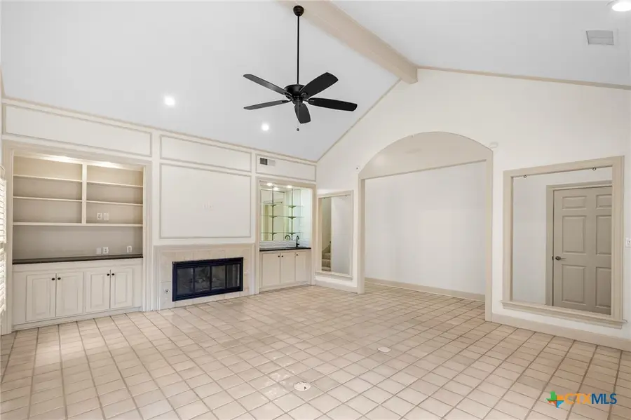 6009 Country Club Dr, Victoria, TX 77904 - Image #3