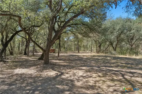 6.75 Cr 473, Lott, TX 76656