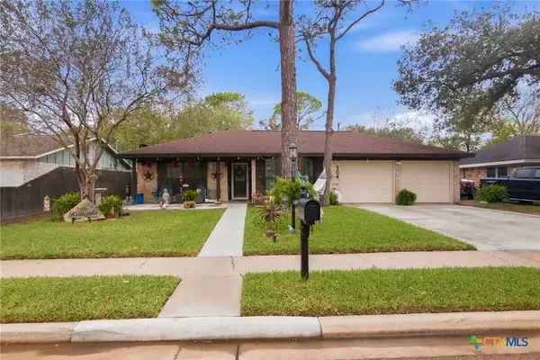 504 Yorkshire Lane, Victoria, TX 77904