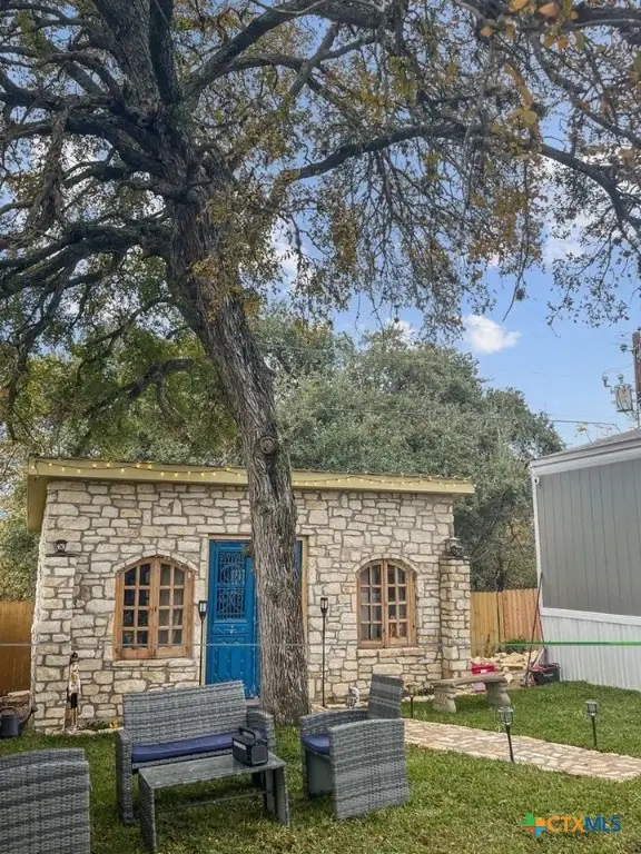 453 E Zipp Road, New Braunfels, TX 78130 - Image #1
