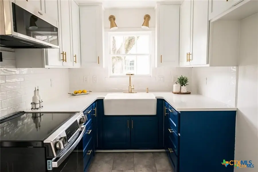 1004 E Buena Vista Avenue, Victoria, TX 77901 - Image #3