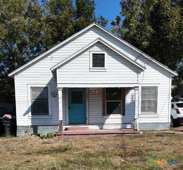 331 E Main St, Yorktown, TX 78164