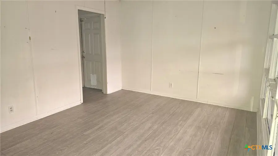 3401 Redwood Drive, Victoria, TX 77901 - Image #2