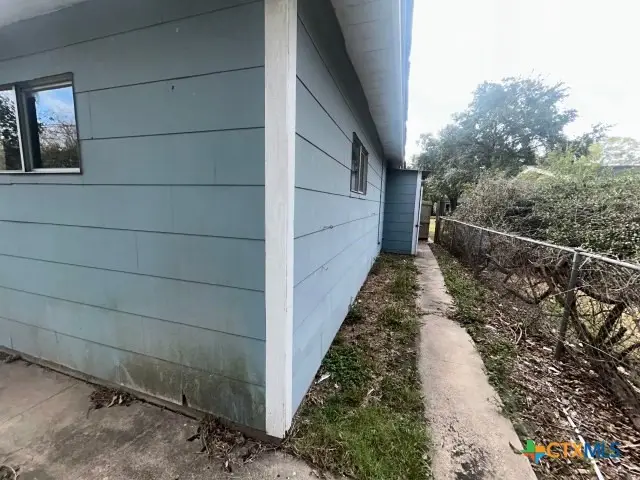 2302 E Mistletoe Avenue, Victoria, TX 77901 - Image #2