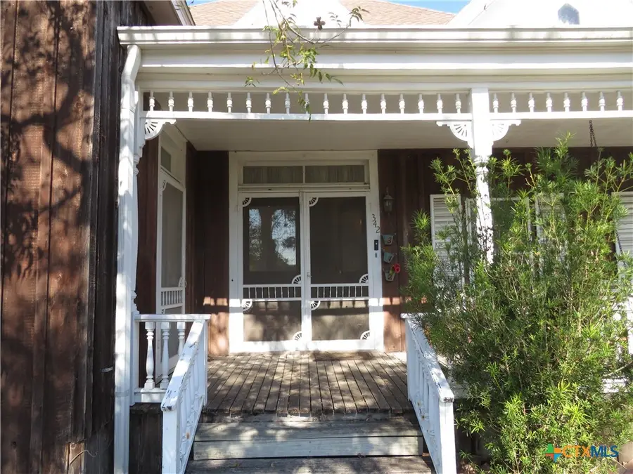 342 W Oak Street, Goliad, TX 77963 - Image #2