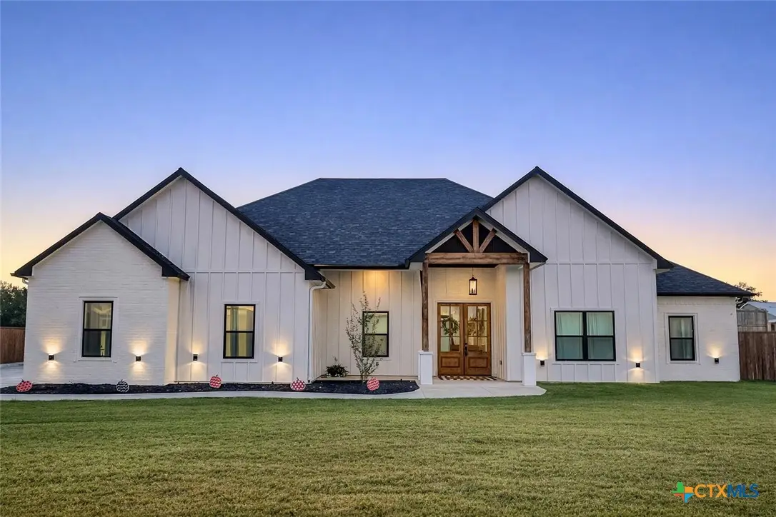 209 Comanche Drive, Gatesville, TX 76528 - Image #1