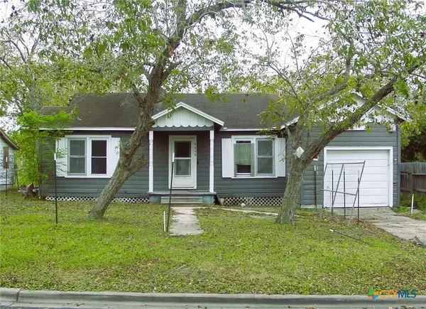 1005 Manor Drive, Victoria, TX 77901