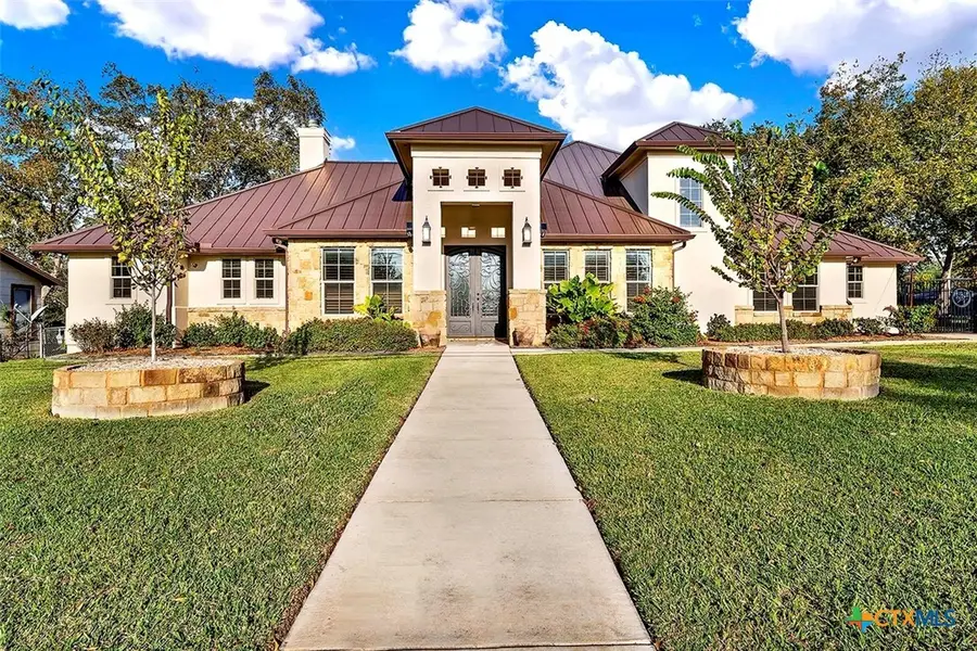 1309 E Street, Floresville, TX 78114 - Image #2