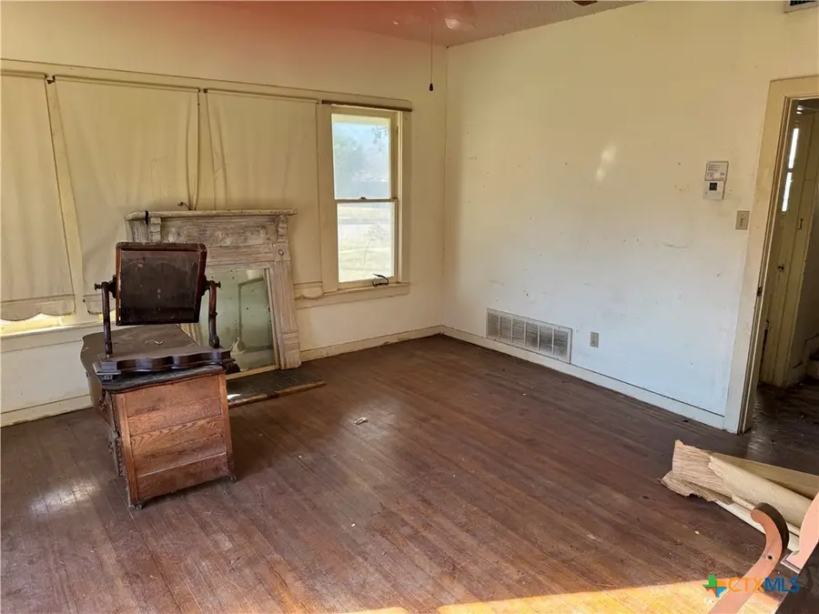 803 N 13th Street, Temple, TX 76501 - #3