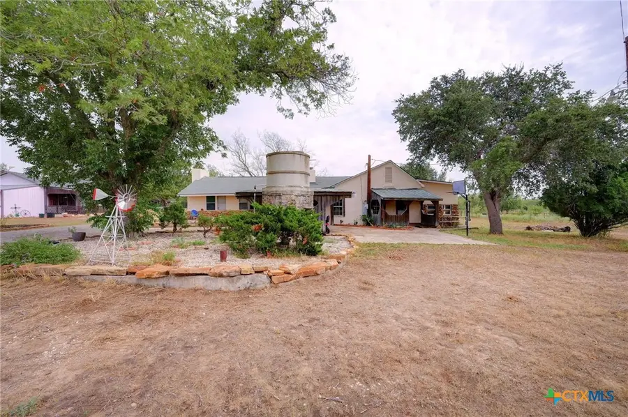4598 State Highway 173, Devine, TX 78016 - #2
