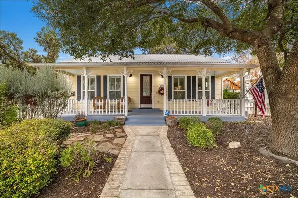 260 N Santa Clara Avenue, New Braunfels, TX 78130