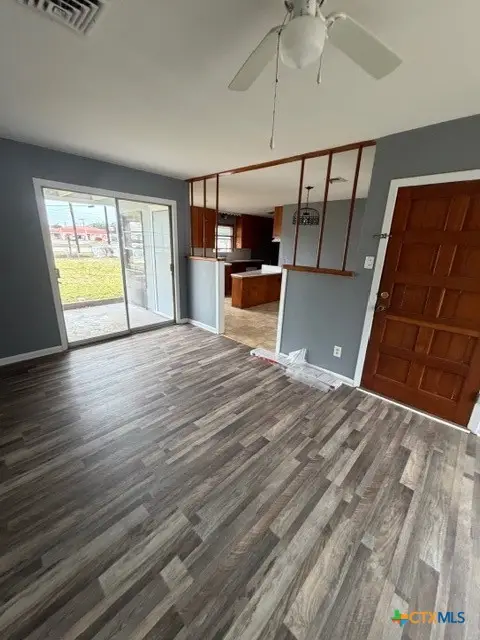 203 Houston Street, Port Lavaca, TX 77979 - Image #2