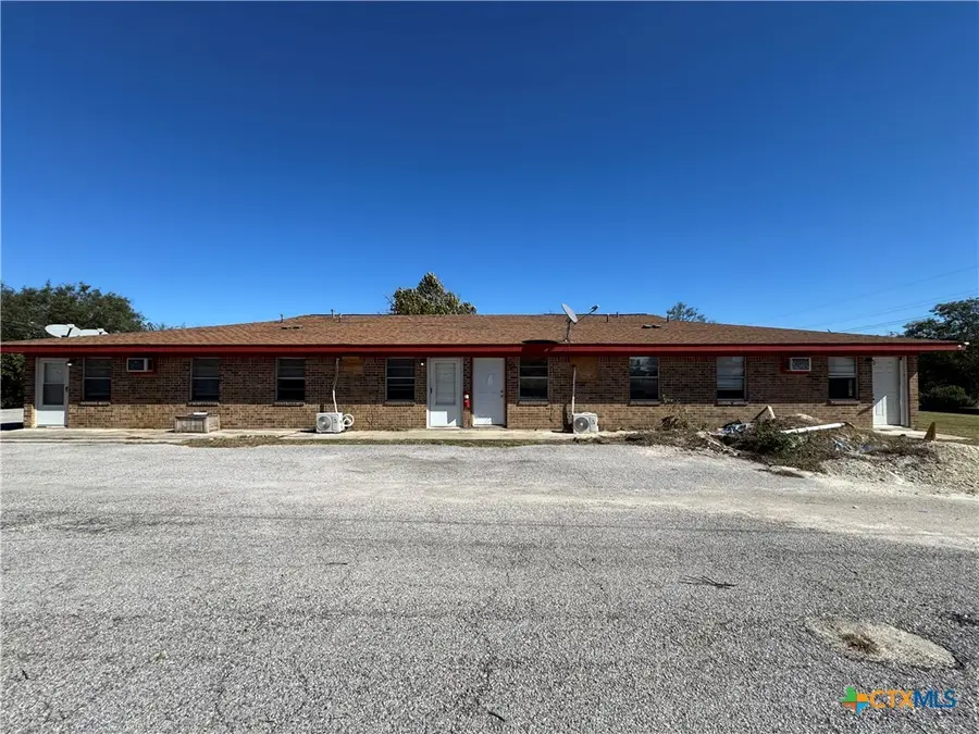 703 E Avenue J, Lampasas, TX 76550 - Image #2