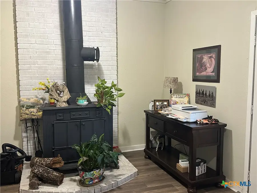 3081 S Stockdale Hwy. Street, Seguin, TX 78155 - Image #3