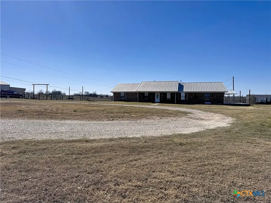 685 Heritage Parkway, Axtell, TX 76624 - Image #2