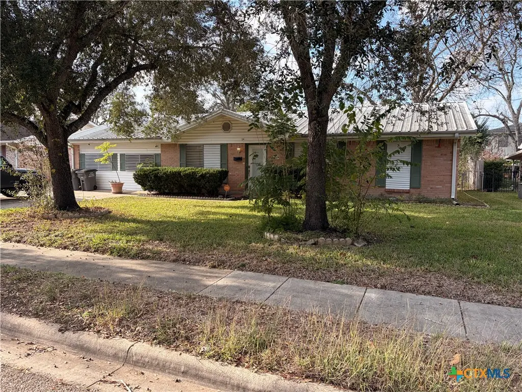 3504 Erwin Avenue, Victoria, TX 77901 - Image #1