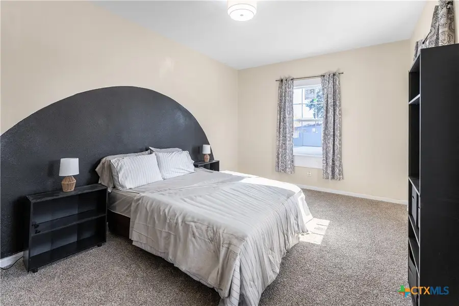 1002 E Commercial Street, Victoria, TX 77901 - #3